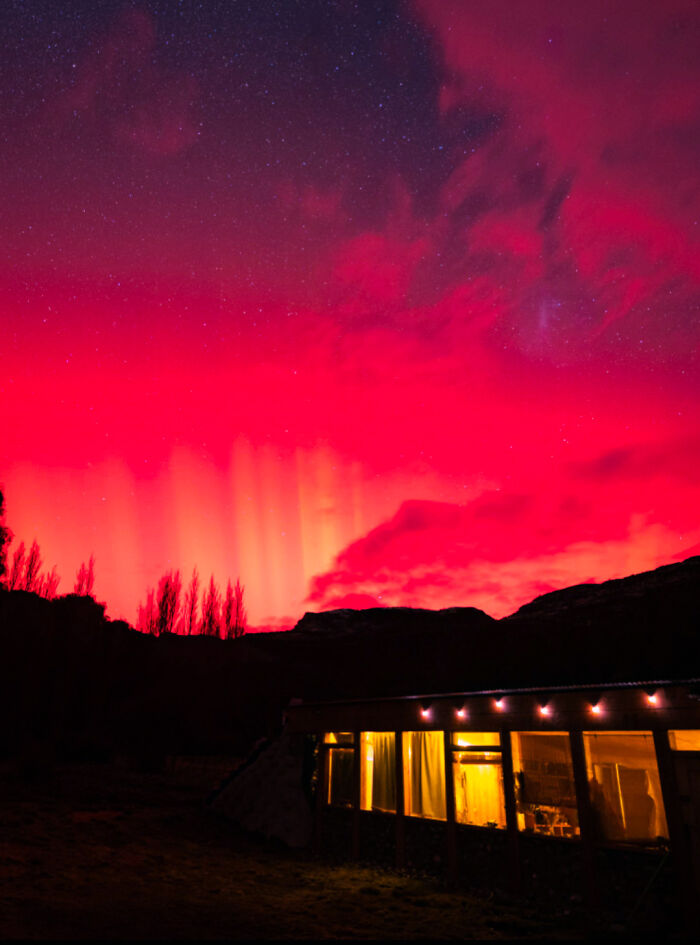 Aurora Australis Shows Up In Chile After 165 Years—Right Over This House!