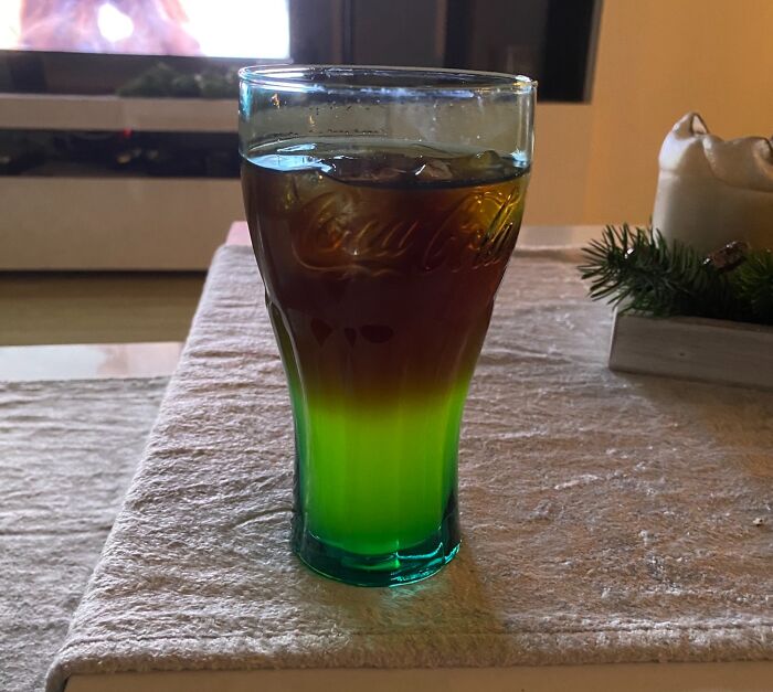 Apparently, You Can’t Mix Coke Zero And Fanta Without This Happening