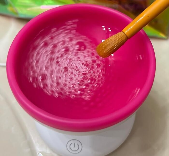 Electric Makeup Brush Cleaner: Because Gross Brushes Are So Last Season