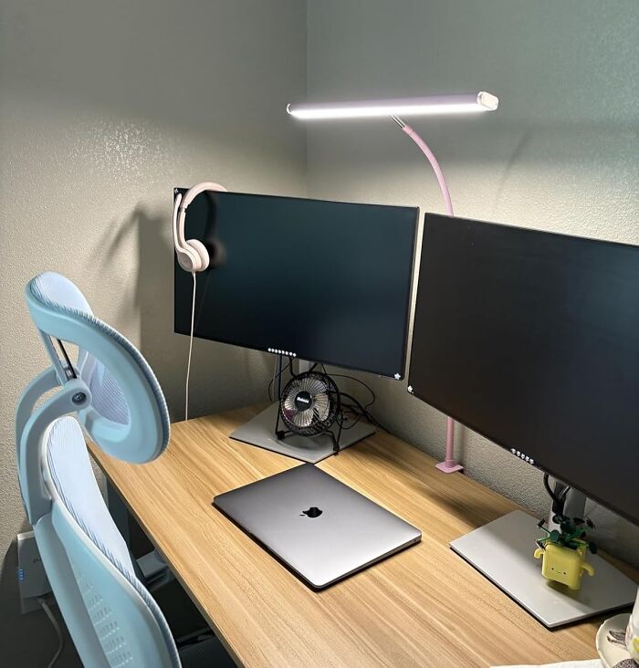 Your Eyeballs Will Thank You for Swapping That Harsh Lamp for This Eye-Caring Desk Light