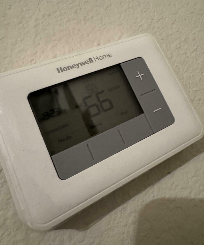 Dad Lowers My Thermostat While Living With Me. I Pay The Bills!