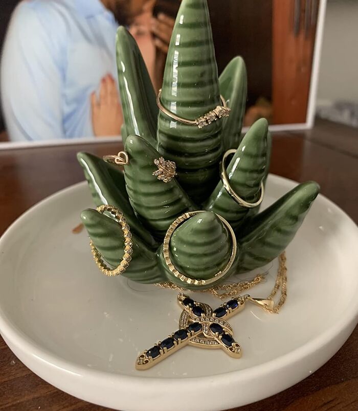 Your Jewelry Will Shout "Aloe" With This Cute Aloe Ring Holder