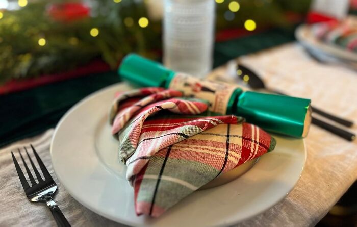 Bounty Paper Towels? Nah, These Tartan Cloth Napkins Are The Real MVPs This Thanksgiving