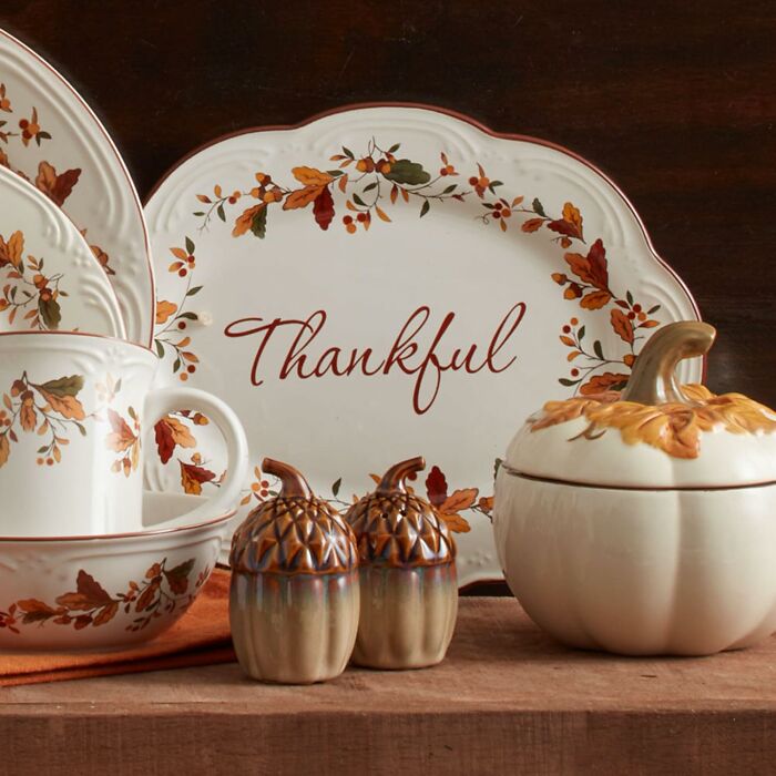 Everyone Will Give Thanks When You Bring Out This Oval Thanksgiving Platter