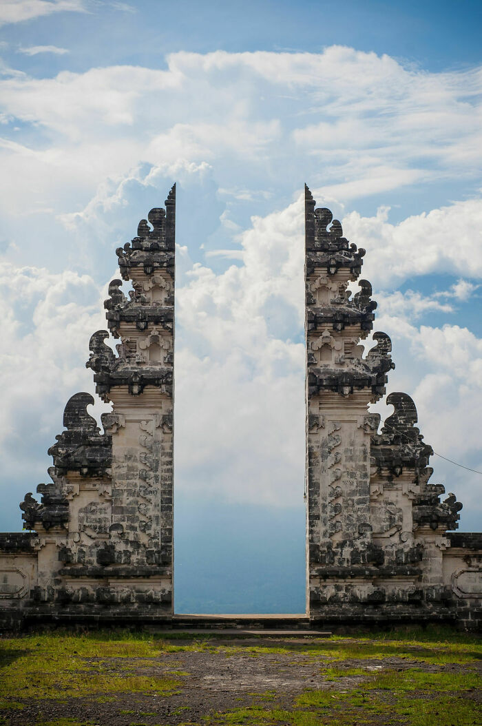 Balinese Temple Gate: Entrance To Ancient Awesomeness