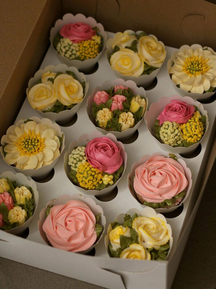 Floral Cupcakes That Are Too Pretty to Eat