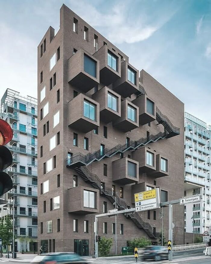 Whoa! The ‘Wedge’ Office Building in Oslo: Tear That Wall Down!