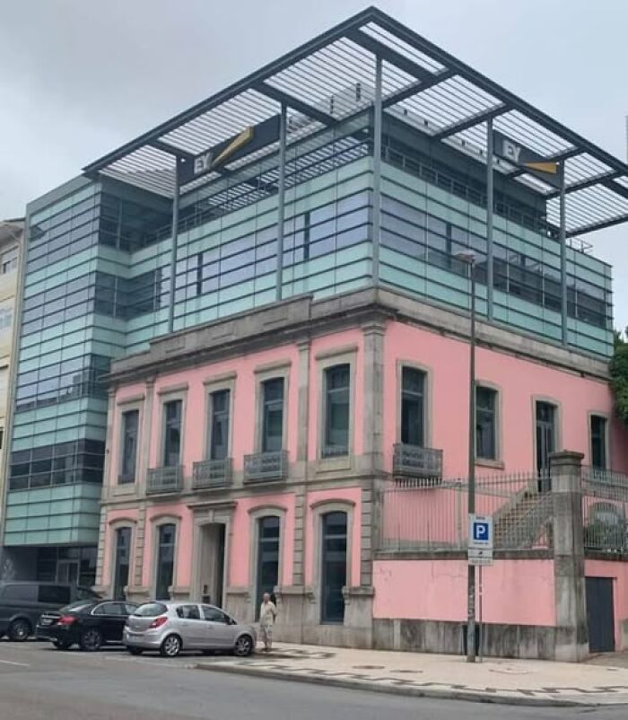 Porto’s Modernists’ Idea: Add Ugly Floors to Old Buildings, Nobody Will Notice