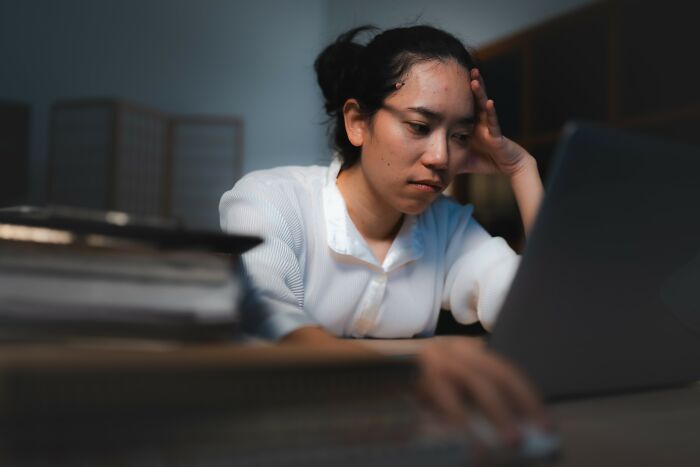 Let's Peek At Some Wild Scam Stories That'll Make You Go "No Way!"