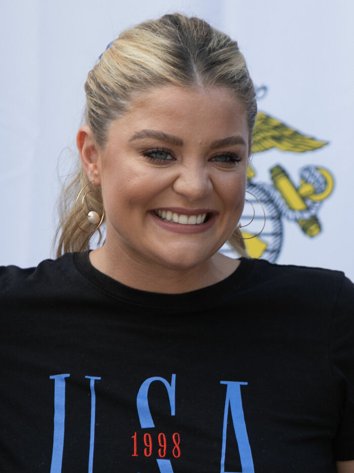 Lauren Alaina: From Pizza Waitress to Country Star