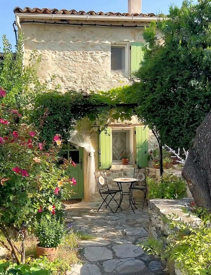 Wait Till You See These 50 Dreamy Cottages That’ll Make You Want to Ditch City Life ASAP