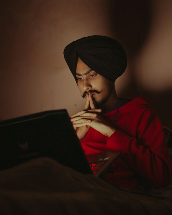 India: YouTube Tutors and Brilliant Gold Owners