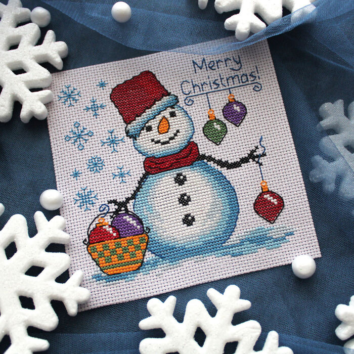 Let's Get Stitching: 20 Christmas Patterns That’ll Totally Make Your Holiday