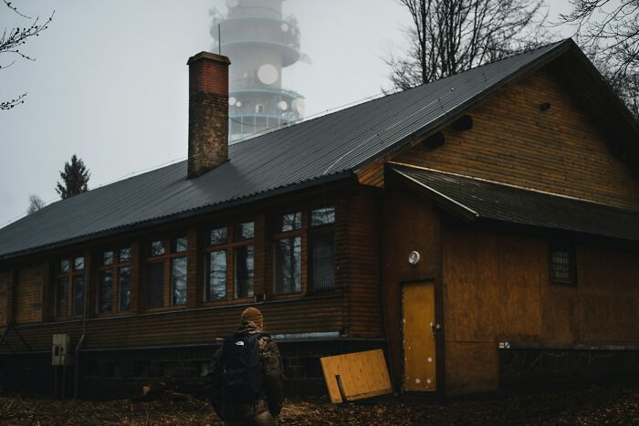 Wait, They Actually Filmed That?! 40+ WTF Moments Caught On Security Cameras