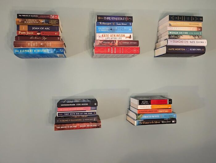 Make Your Books Look Like They’re Floating (Magic!) With These Concealed Floating Bookshelves