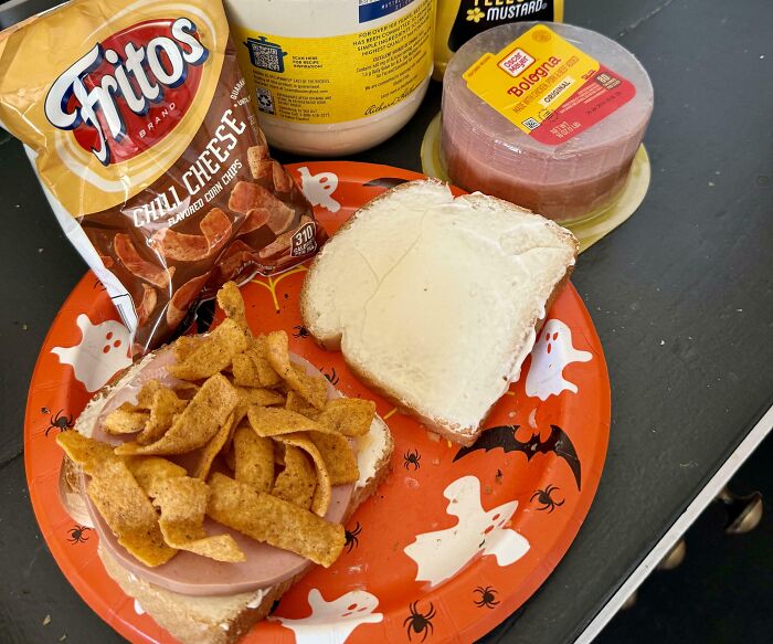 Beach Sandwich: Chips Hide The Sneaky Sand