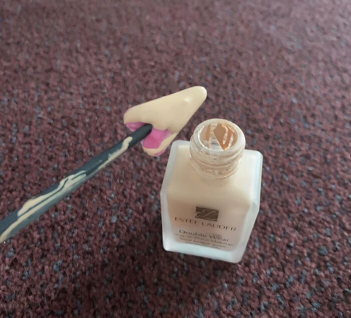 Get Every Drop Of Expensive Foundation With This Tiny Beauty Spatula (Your Wallet Will Thank You)