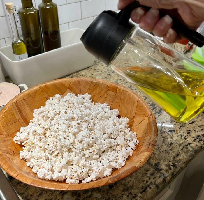 Stop Deep Frying Your Eggs Accidentally With This Olive Oil Sprayer