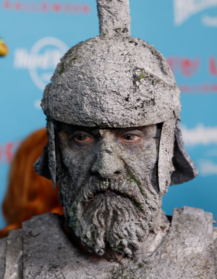 Tom Kaulitz’s Cool Costume