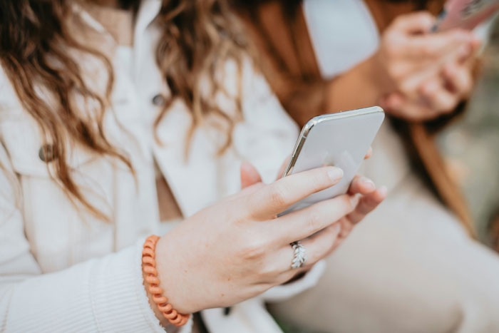 19 Wild Stories From People Who Grew Up With Narcissistic Moms (Yep, It’s As Nuts As It Sounds)