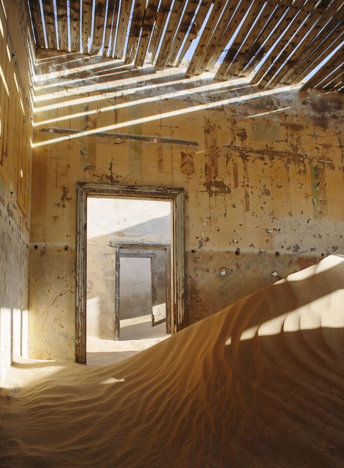 Crazy Sand Swallowed This Ghost Town and It Looks Mind-Blowingly Cool