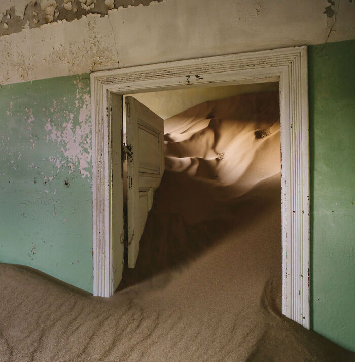 Crazy Sand Swallowed This Ghost Town and It Looks Mind-Blowingly Cool