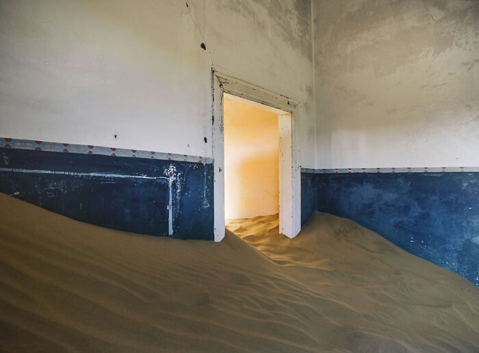 Crazy Sand Swallowed This Ghost Town and It Looks Mind-Blowingly Cool