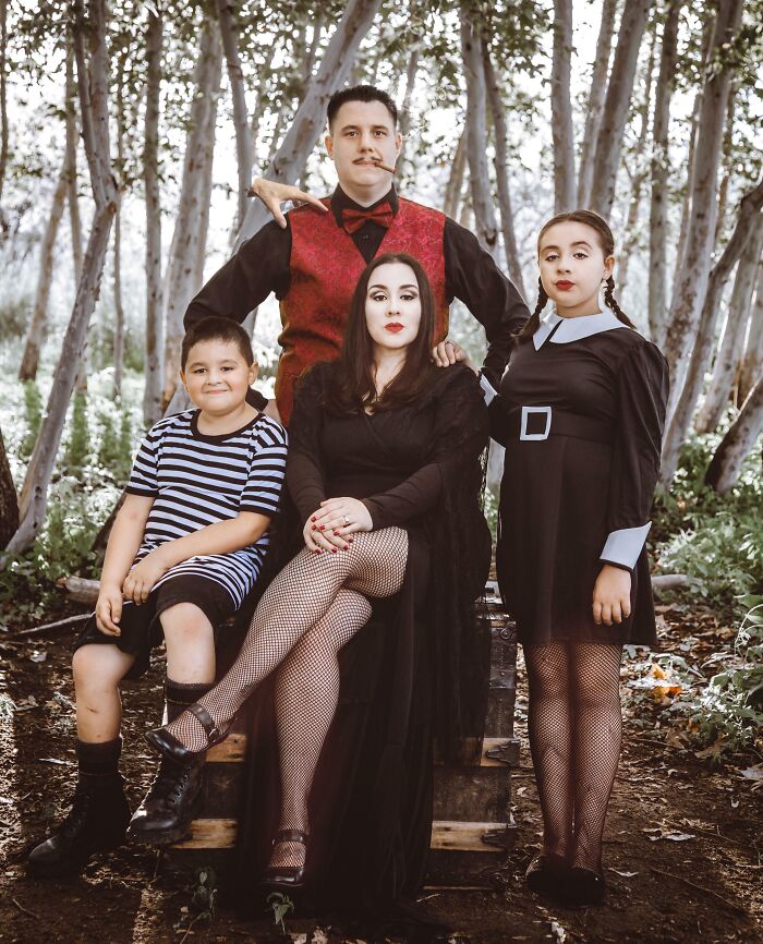 Classic Family Photo: The Not-So-Classic Edition