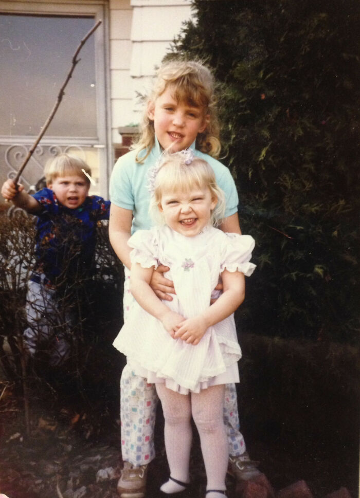 Found This ‘Cute’ Pic of Me and My Cousin, With My… Psycho Brother Sneaking In