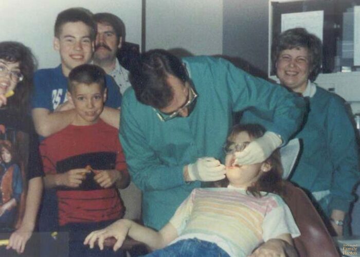 Dentist Uncle + Kid In Chair + Grandma’s Timing = Family Photo Madness