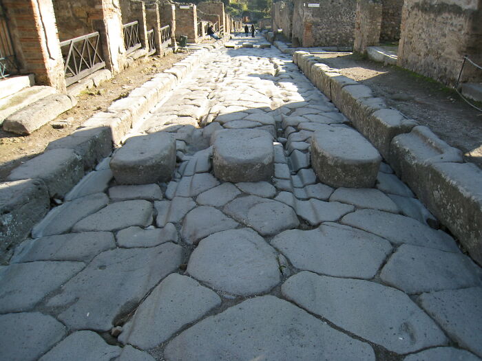 Pompeii Had Fast Food And Crosswalks (Ancient Style)