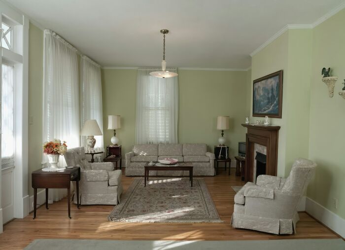 Wait, They Actually Asked Non-Americans These Weird American Questions?