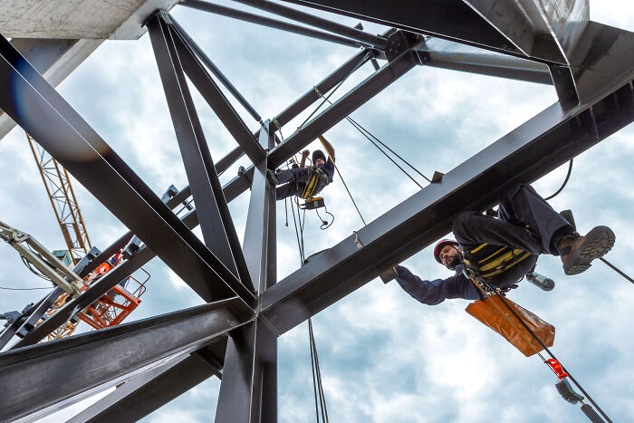 Wait, Ever Seen Industry Look This Cool? Peek Inside These Epic Machine Shots! (9 Pics)