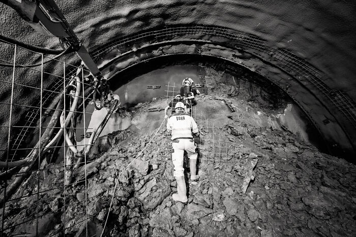 Wait, Ever Seen Industry Look This Cool? Peek Inside These Epic Machine Shots! (9 Pics)