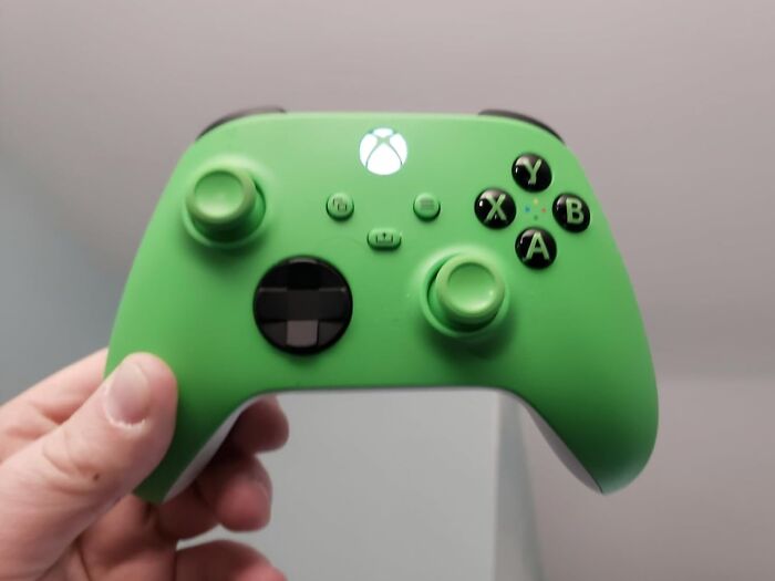 Upgrade Your Game Night With The Xbox Wireless Gaming Controller