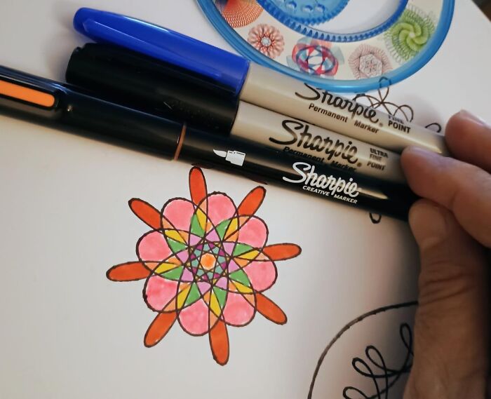 Spirograph Classic: The Retro Art That’s Actually Cool Now