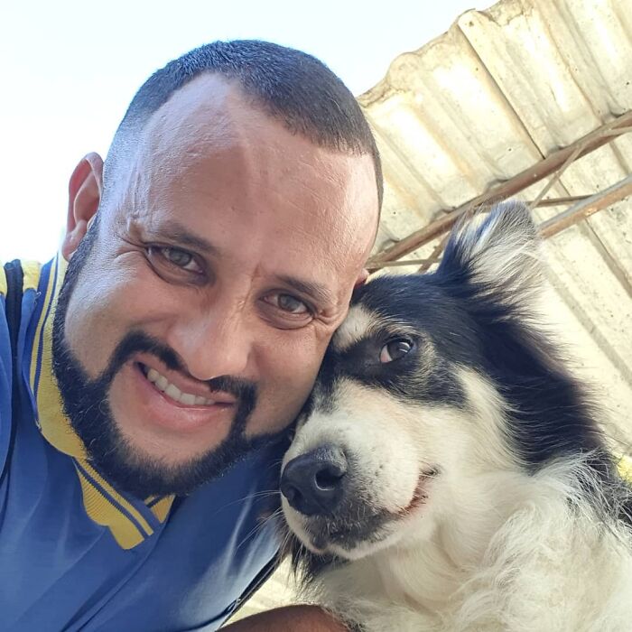 Meet The Mailman Who’s BFFs With Every Dog On His Route (Yep, Really!)