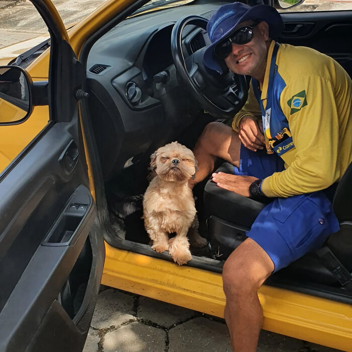 Meet The Mailman Who’s BFFs With Every Dog On His Route (Yep, Really!)