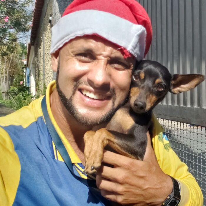 Meet The Mailman Who’s BFFs With Every Dog On His Route (Yep, Really!)