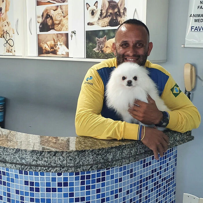 Meet The Mailman Who’s BFFs With Every Dog On His Route (Yep, Really!)
