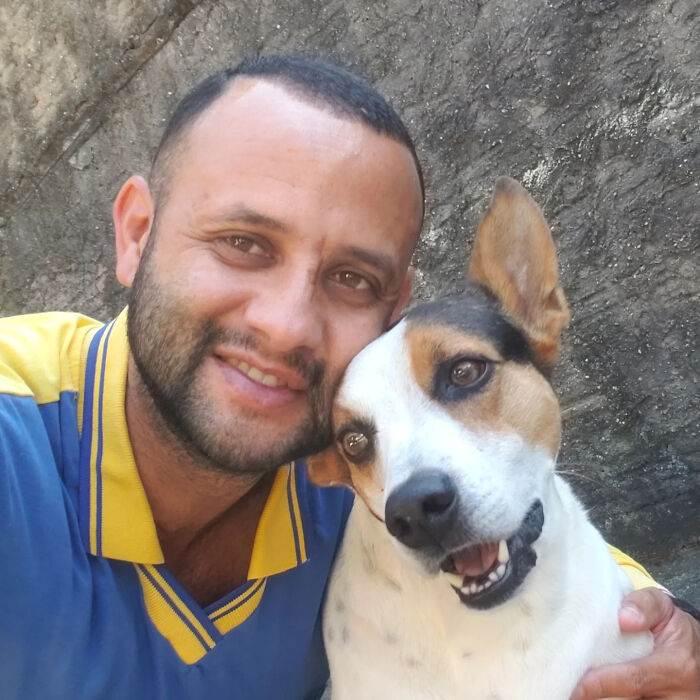 Meet The Mailman Who’s BFFs With Every Dog On His Route (Yep, Really!)