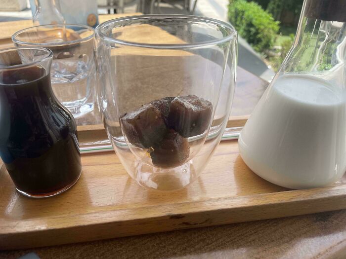 Coffee Place Uses Coffee Ice Cubes So Your Drink Never Gets Watery