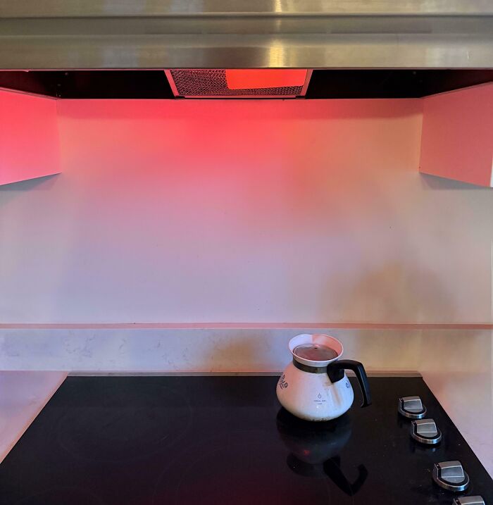 Stove Hood Light Lets You Know When It's Still Hot—Safety First!