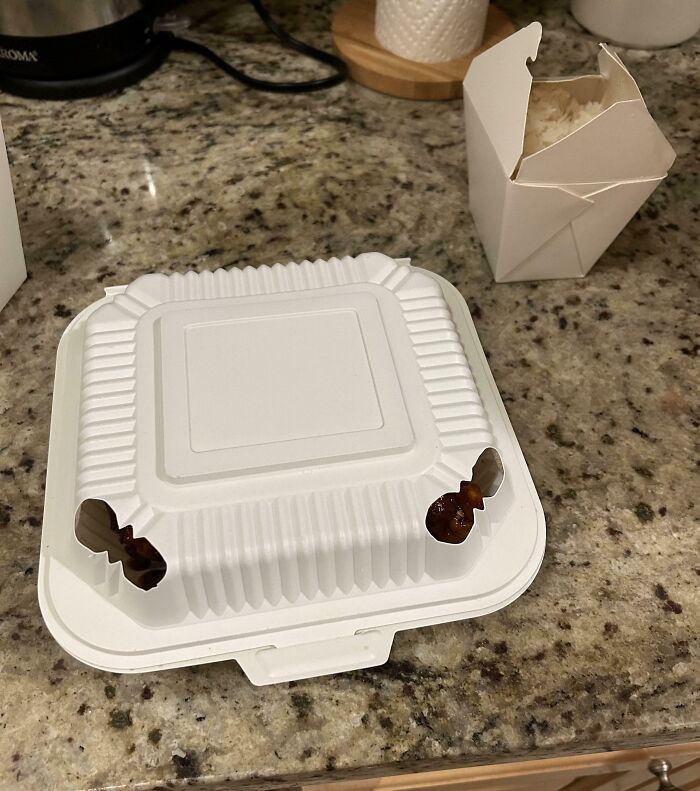 Chinese Takeout Containers with Vents So Food Stays Crunchy