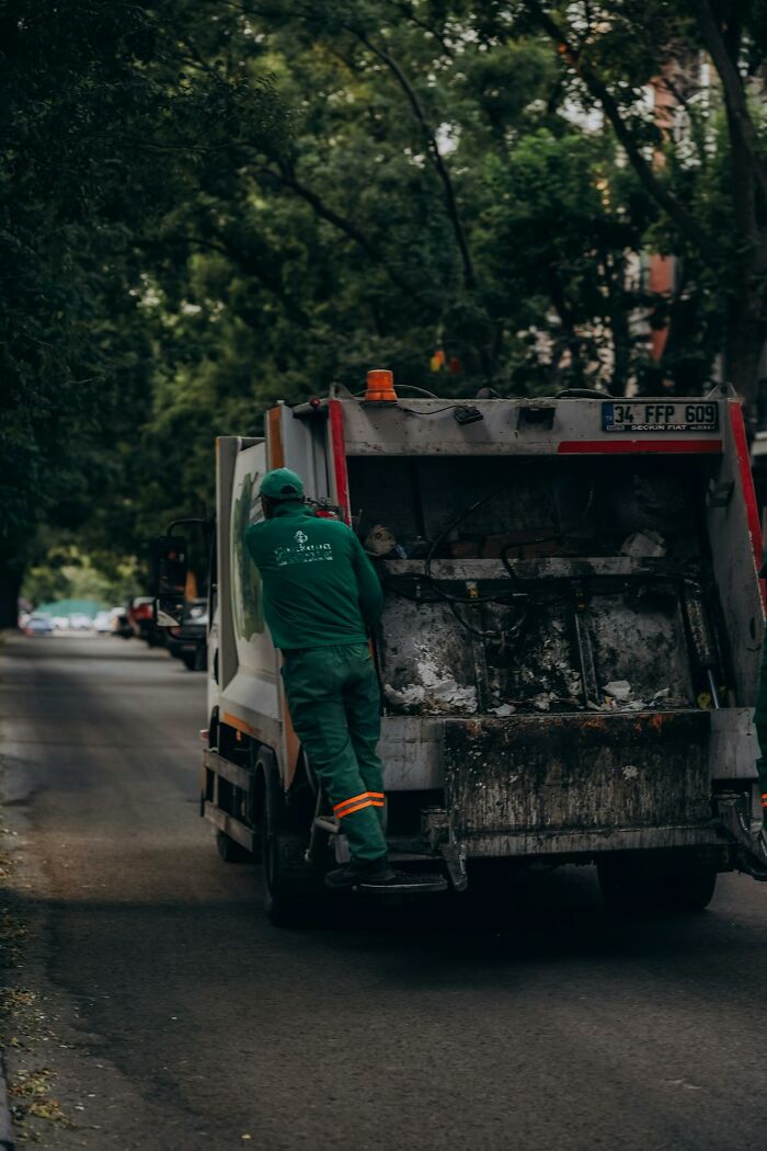 Wait, Trash Collectors Spilled Their Wildest Stories!