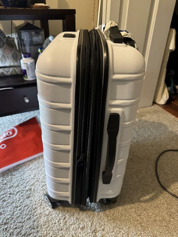 Become The Luggage Legend With These Samsonite Hardside Expandable Suitcases That Actually Survive Airport Chaos