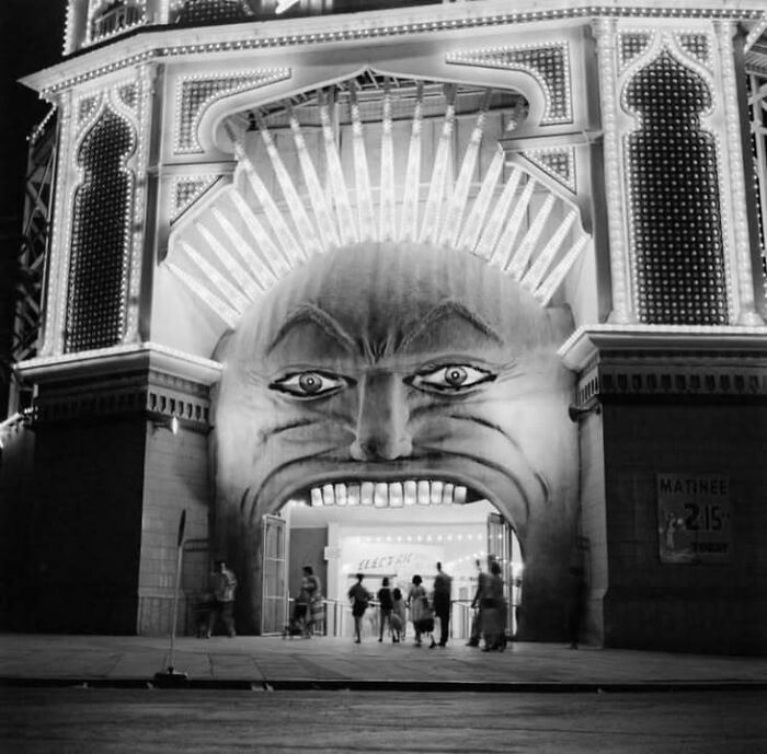 Melbourne’s 1930s Luna Park Entrance: Hell or King Cole?