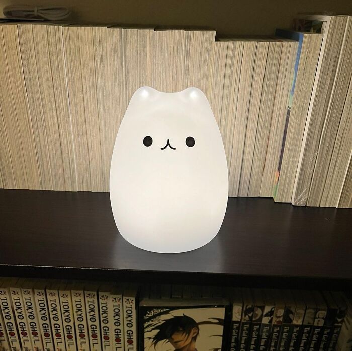 This Cute Kitty Night Light Is The Only Cat That Won’t Judge Your Desk Lunch
