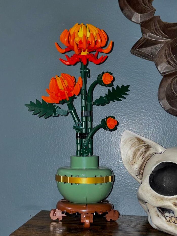 The Plant That Won’t Die On Your PTO: LEGO Botanicals