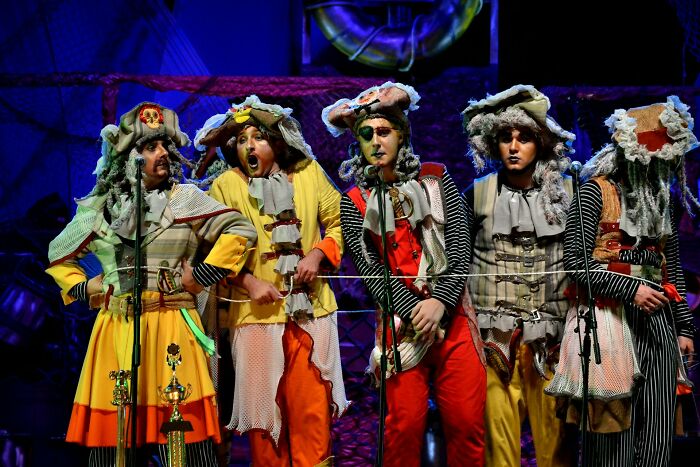 43 Work Secrets That’ll Totally Flip How You See Your Barista, Doctor, and Plumber